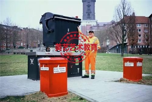 他们发现，垃圾箱竟然还可以当单反用！