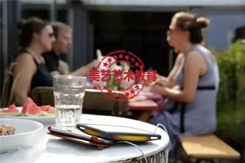 光即所需：艺术家兼设计师奥拉维尔·埃利亚松设