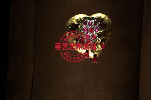 鬼才跨界大师达利的珠宝设计