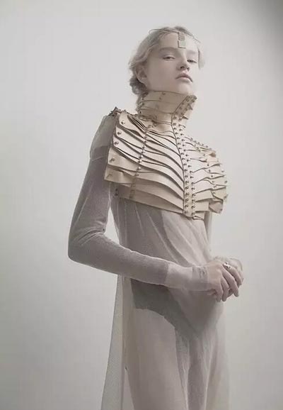 服装造型中的仿生解剖主义设计