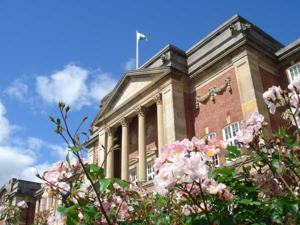 英国利兹大学奖学金汇总 英国利兹大学奖学金汇总